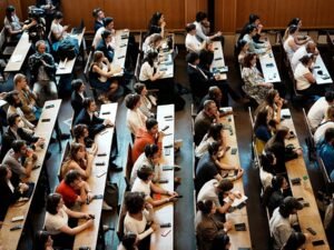 Francia elimina ayudas de alojamiento a 100.000 estudiantes extranjeros