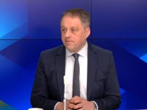 Irlanda presiona a Hungría para desbloquear adhesión de Ucrania a la UE