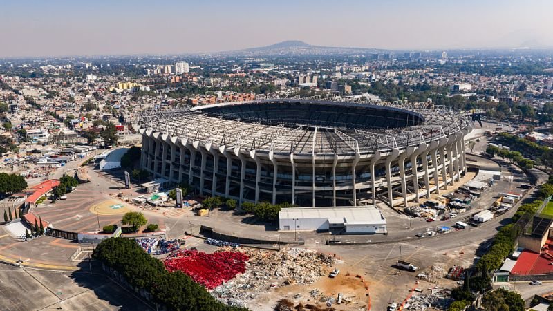 México se transforma para el Mundial 2026, pero comerciantes pagan el precio