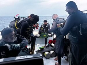 Recuperan dos cuerpos de buzos italianos en cueva submarina de Maldivas