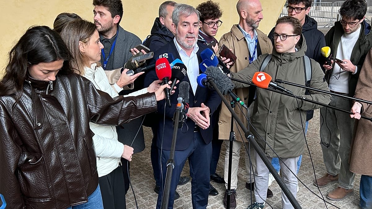 Clavijo acusa al Gobierno de ocultar positivos de hantavirus en el crucero