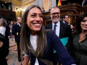 Junts presiona a Sánchez con elecciones mientras el caso Plus Ultra escala