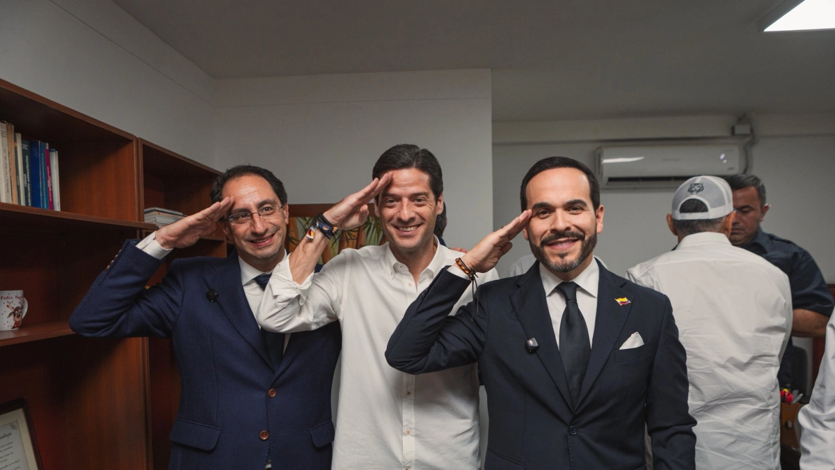 Campaña De la Espriella cuestiona al Consejo Gremial por cita con Cepeda