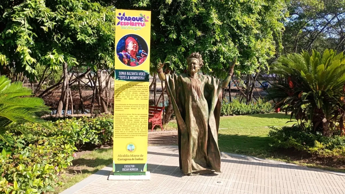 Cartagena despide a Totó La Momposina ante su escultura eterna