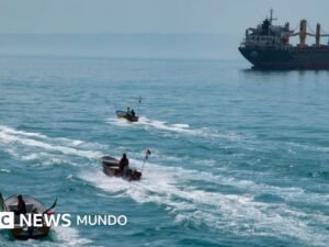 La flota mosquito de Irán que desafía a EE.UU. en el estrecho de Ormuz