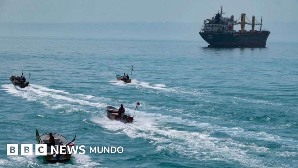 La flota mosquito de Irán que desafía a EE.UU. en el estrecho de Ormuz