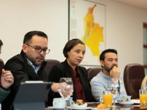 Colombia busca acuerdo con Venezuela para bajar precio de fertilizantes