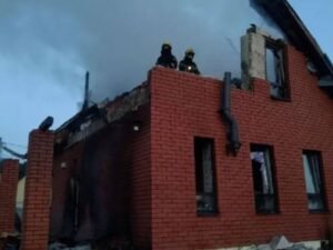 Ucrania lanza su mayor ataque con drones a Moscú en más de un año