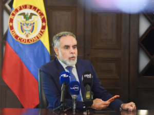 Ataque a sede de Paloma Valencia alarma a Colombia a días de elecciones
