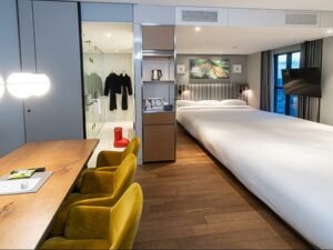 La cama más grande de Seúl: una suite de hotel para gigantes