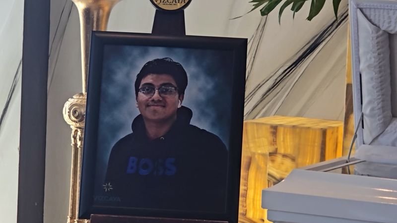 El adiós a Kevin González, el joven que murió tras ver a sus padres deportados