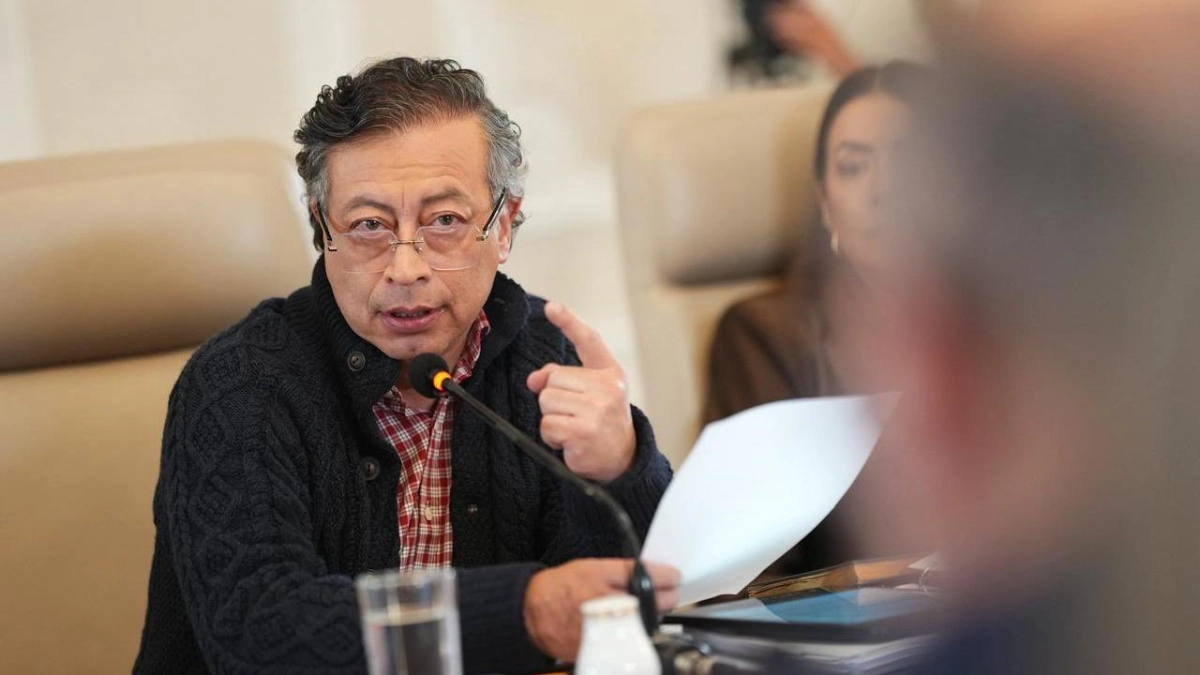 Petro cierra gobierno con 45,3% de aprobación a dos meses del fin