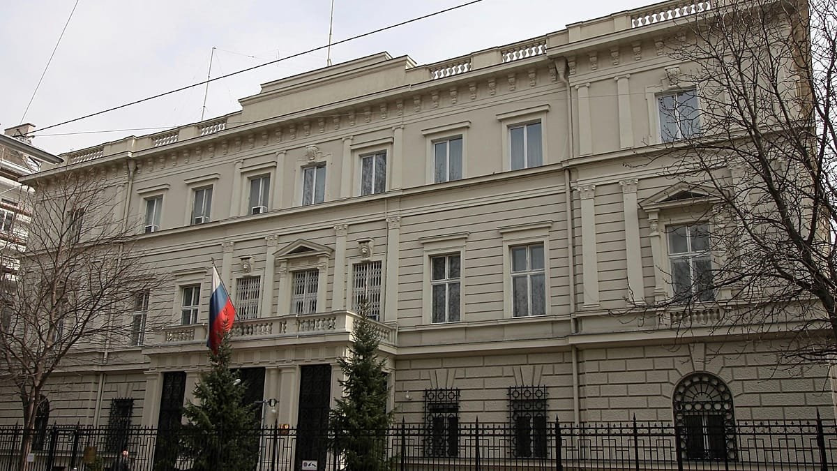 Las antenas de embajadas rusas en Europa despiertan alarma