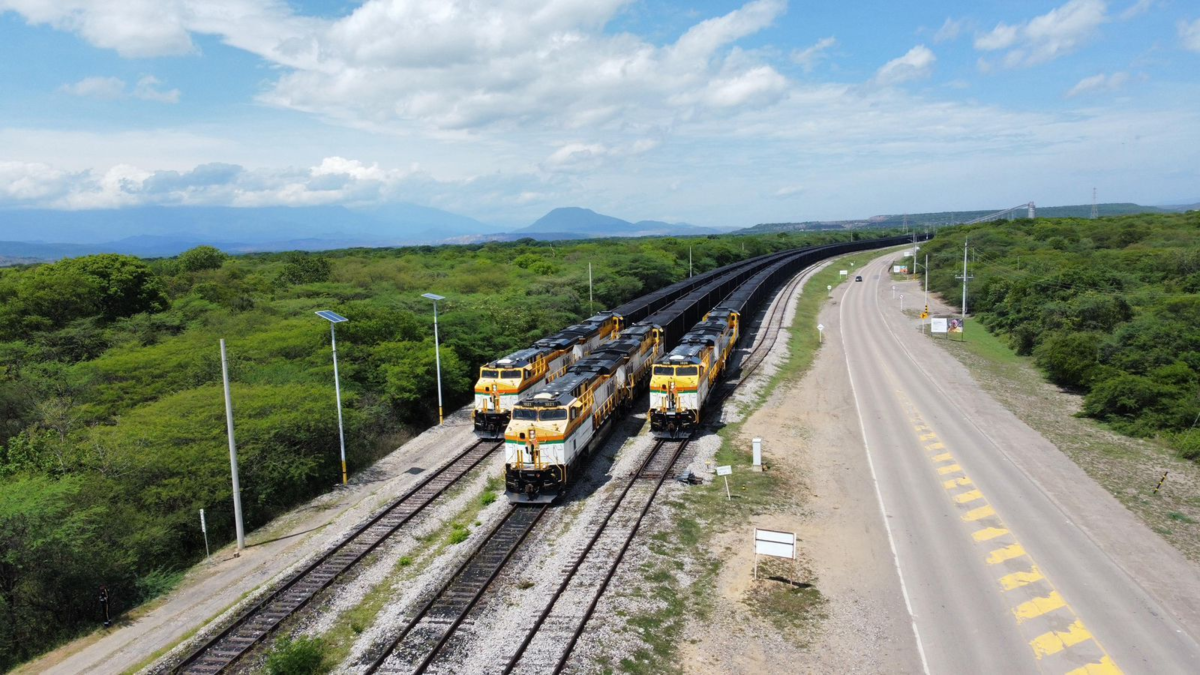 Bloqueo en Cerrejón amenaza operación de la mina más grande de Colombia