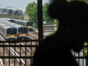 Acuerdo pone fin a la huelga del mayor tren suburbano de EE.UU.