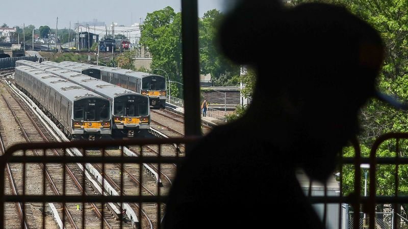 Acuerdo pone fin a la huelga del mayor tren suburbano de EE.UU.