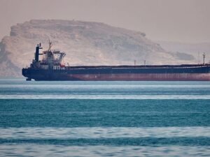 Irán crea autoridad para cobrar a buques en el estrecho de Ormuz