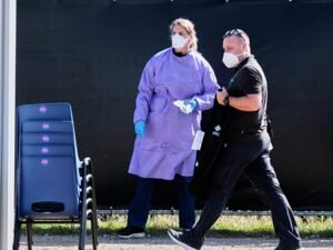 Hospital Gómez Ulla prepara visitas para los 13 aislados por hantavirus