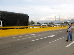 Cali desbloquea sus vías tras diálogos entre transportadores y Alcaldía