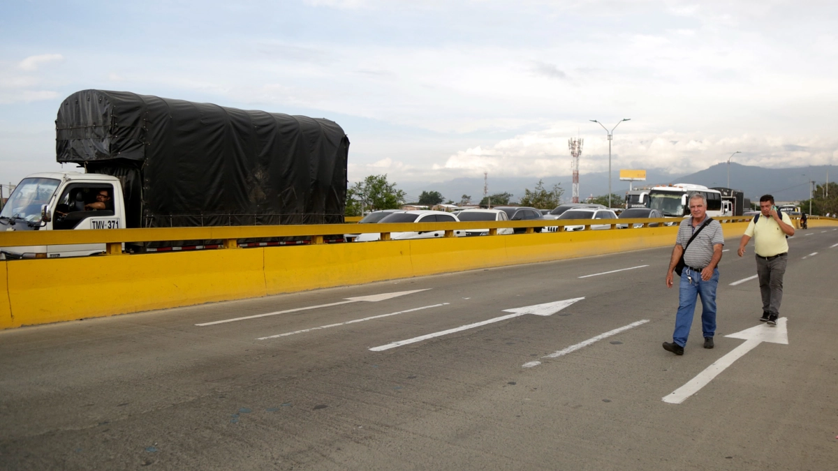 Cali desbloquea sus vías tras diálogos entre transportadores y Alcaldía