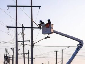 Colombia agiliza conexión de energía a la red para evitar apagones