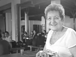 Murió la ‘tía Gloria’, guardiana de la fritanga santandereana