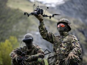 Suiza aumenta su gasto militar y cuestiona su histórica neutralidad