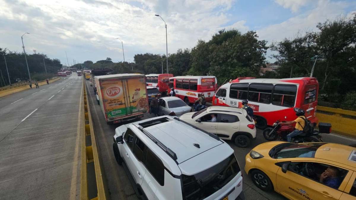 Bloqueos en Cali: MIO gratis y caos vial sacuden la ciudad