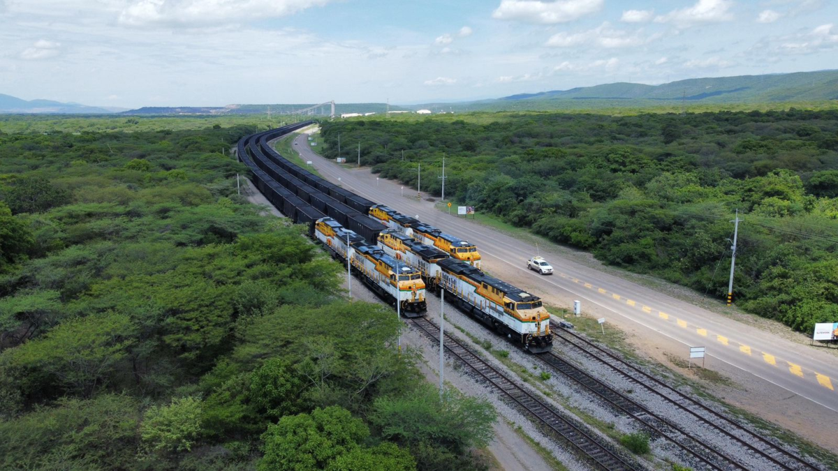 Bloqueo de una semana paraliza línea férrea de Cerrejón en La Guajira