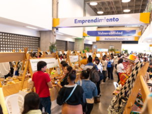 Fundación WWB Colombia lanza programa gratuito para emprendedores