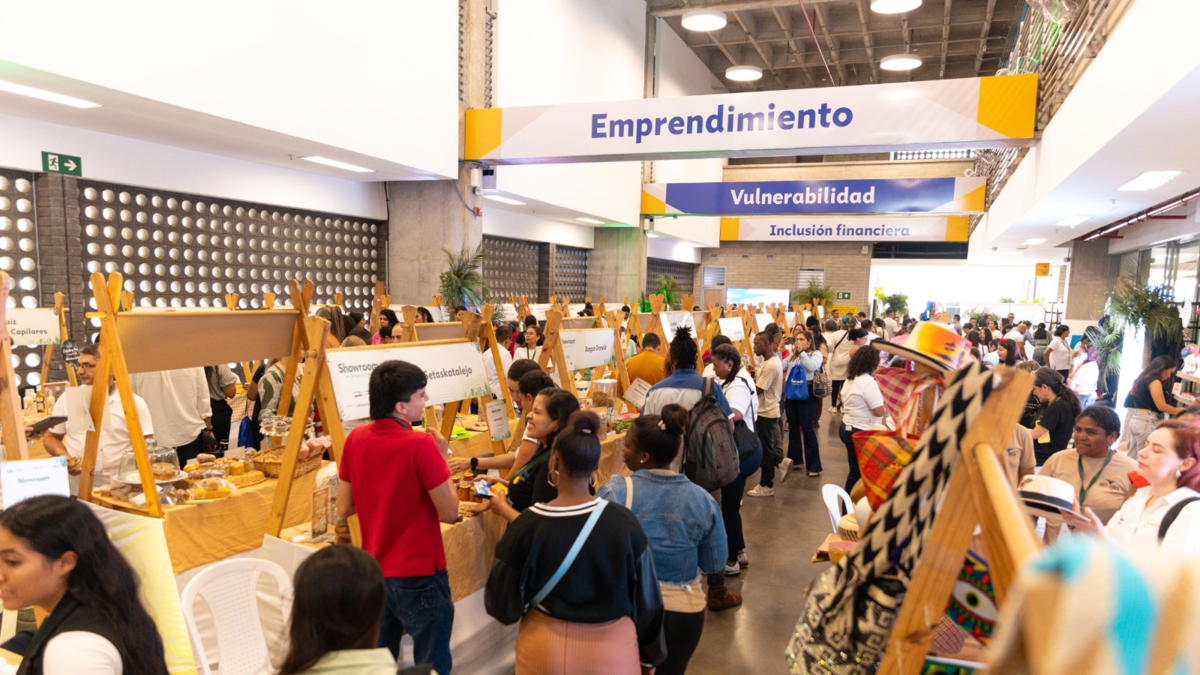 Fundación WWB Colombia lanza programa gratuito para emprendedores
