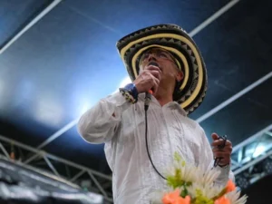 Petro atacó a De la Espriella en su gira por el Caribe colombiano