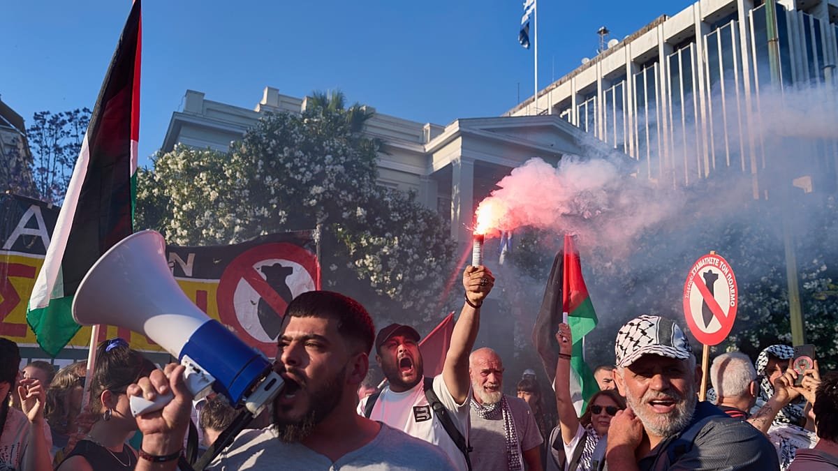 Mil manifestantes griegos protestan ante embajada israelí por flotilla Gaza