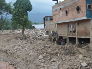 99 combatientes dejan las armas en Putumayo en hito de paz en Colombia
