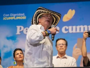Petro abandona la Constituyente tras resultados de primera vuelta