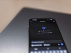 Inteligencia artificial redefine el periodismo en 2025