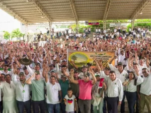 600 familias campesinas de Córdoba reciben 1.254 hectáreas tras 30 años