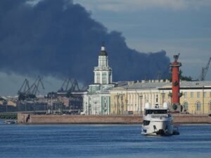 Ucrania lanza 350 drones contra Rusia e impacta San Petersburgo