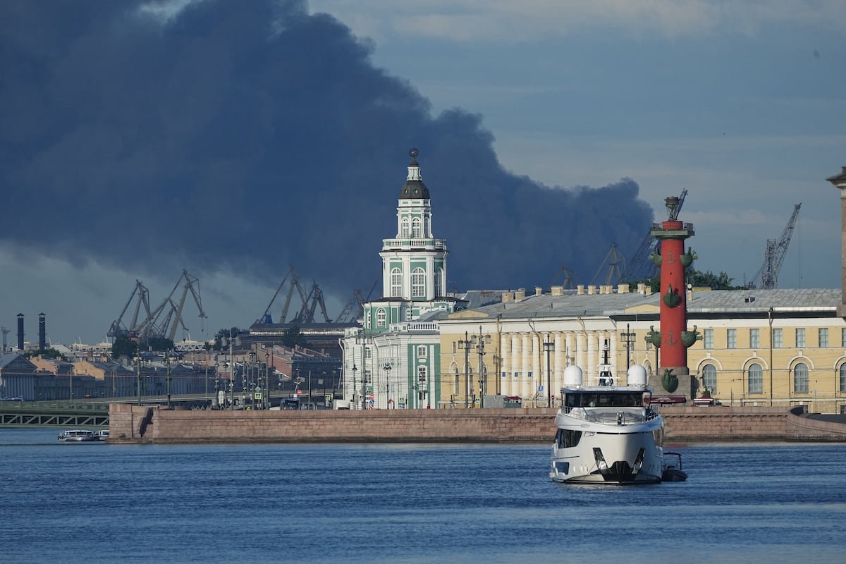 Ucrania lanza 350 drones contra Rusia e impacta San Petersburgo
