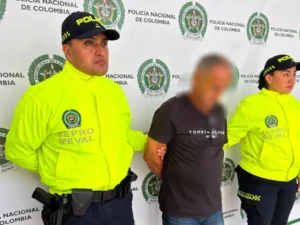 Profesor de 70 años capturado por explotar sexualmente a menores en Medellín