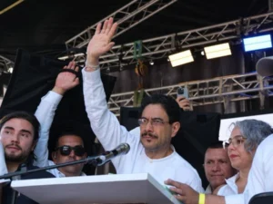 Cepeda abandona la constituyente y apuesta por acuerdo nacional