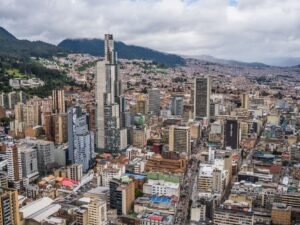 Cepeda cierra campaña en Bogotá antes de segunda vuelta del 21 de junio