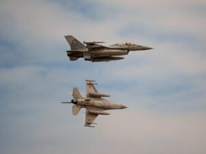 EE.UU. estudia ampliar arsenal nuclear en Europa hacia el este