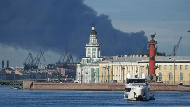 Ucrania ataca San Petersburgo durante el foro económico de Putin