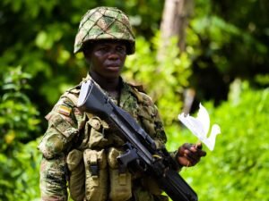 Disidencia FARC entrega 105 armas y 24.000 municiones en Colombia
