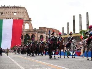 Italia celebra 80 años de República con desfile y Bocelli en Roma