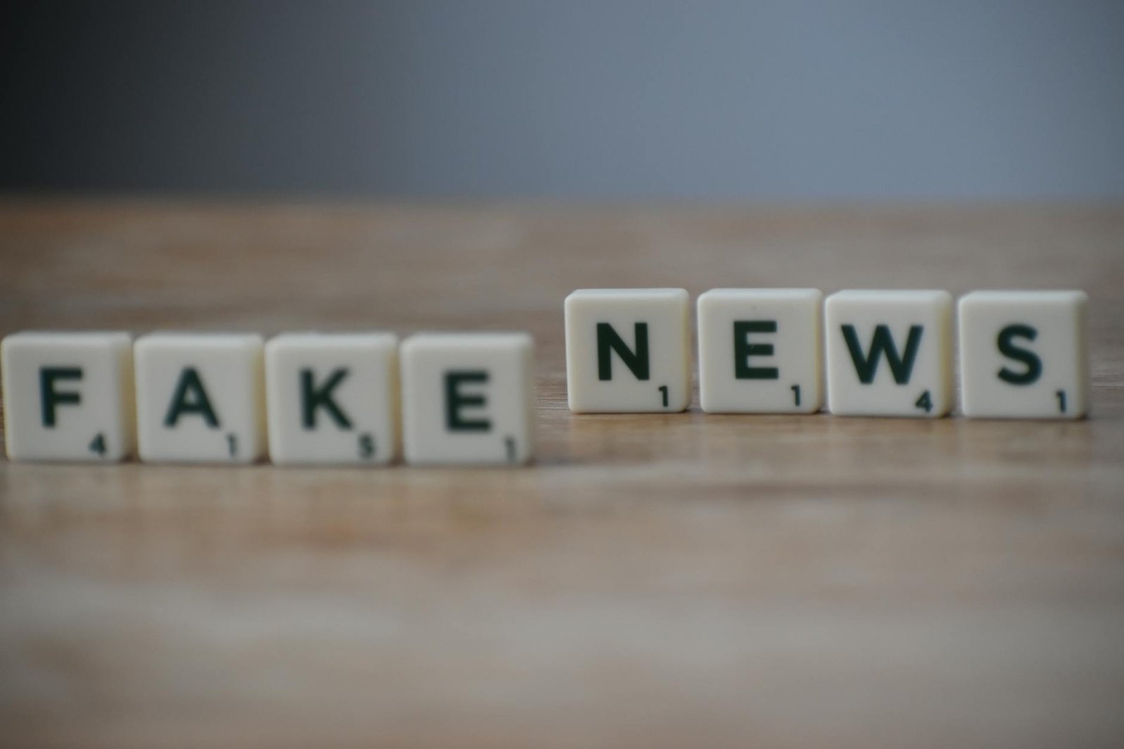 Petro difunde fake news con imagen falsa de El Tiempo sobre Arias