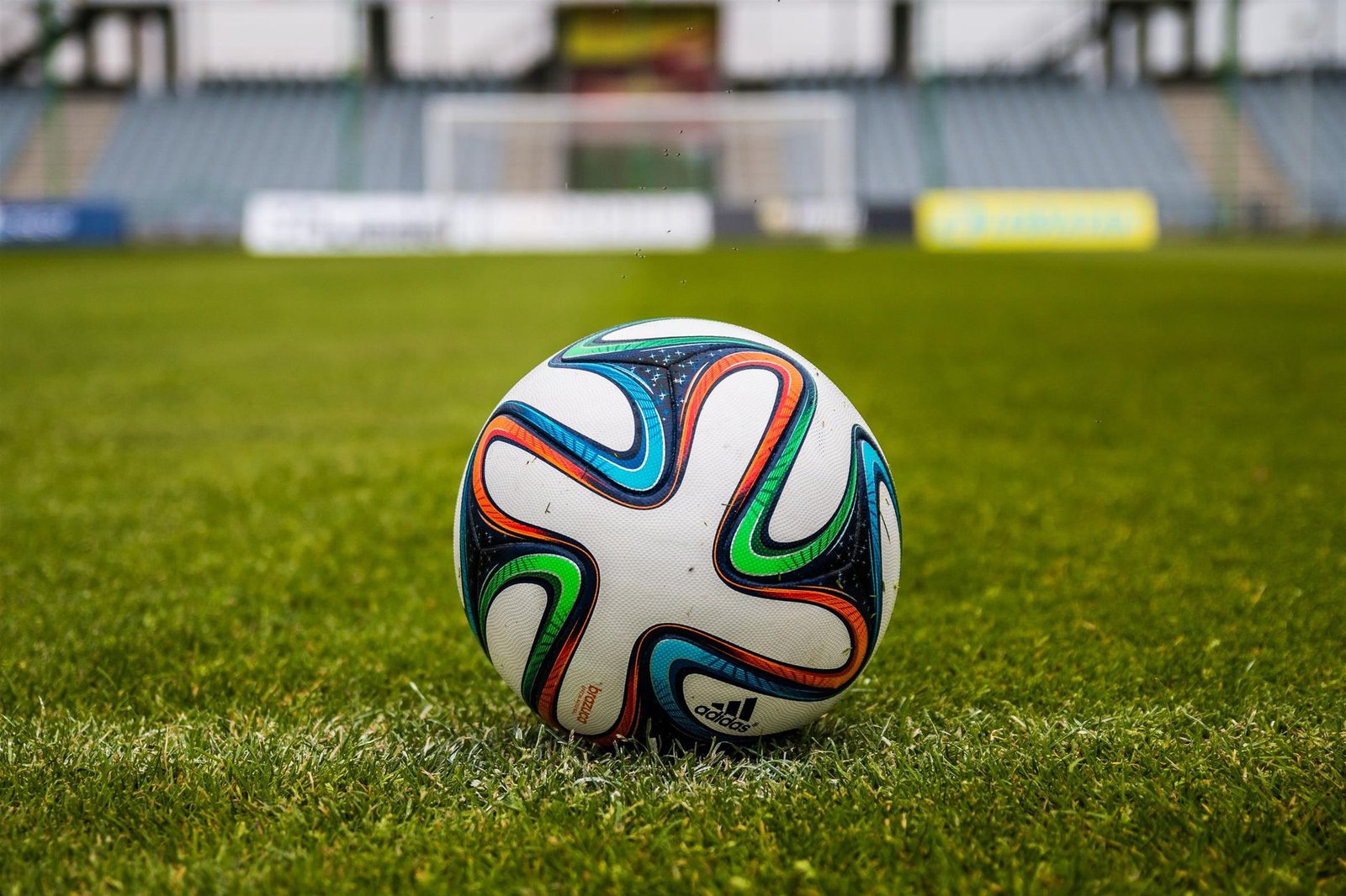 FIFA prohíbe el español en ruedas de prensa del Mundial 2025