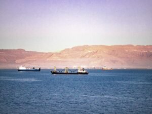 Irán cierra el estrecho de Ormuz por los bombardeos israelíes en Líbano