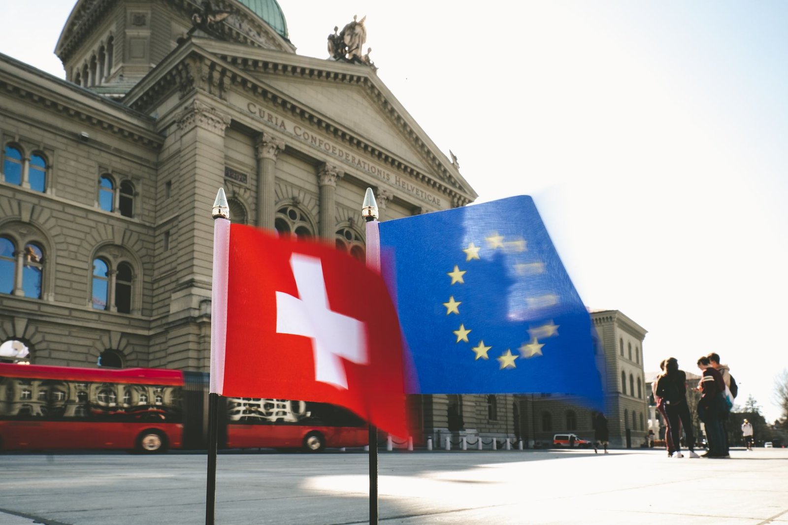 Europa depende de China para materiales críticos: Bruselas ya prepara